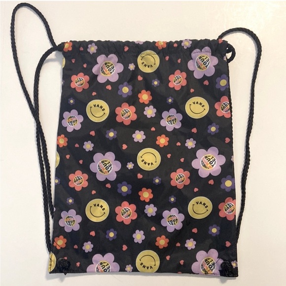 ⭐️NEW⭐️ VANS Drawstring Lightweight Backpack - Picture 2 of 2
